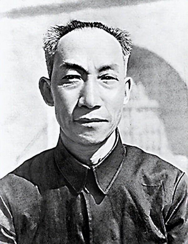 富源优配 1945年重庆谈判归来，毛泽东患上怪病，有人提出：会不会被下毒了