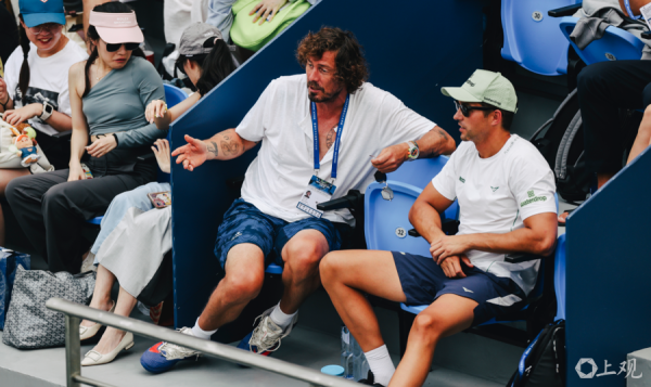 小散配资 张德培、萨芬、约翰森，当年如日中天的他们，重返上海！心里的滋味却不相同